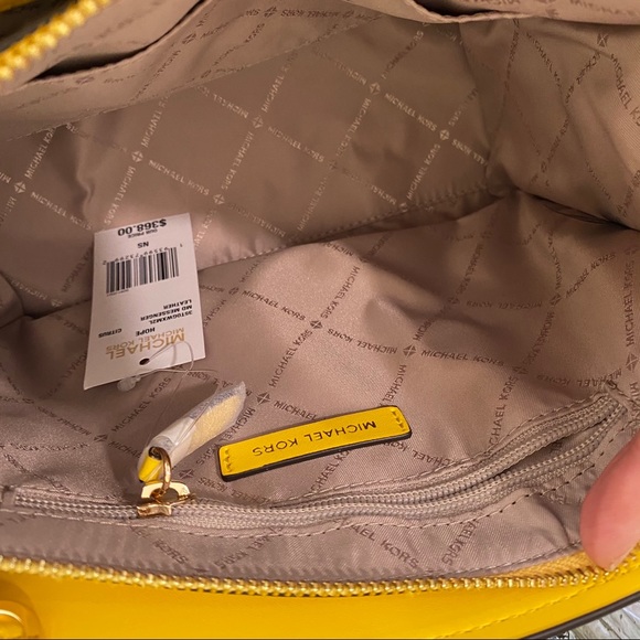 Firm ✨Michael Kors hope medium messenger bag - Picture 10 of 14